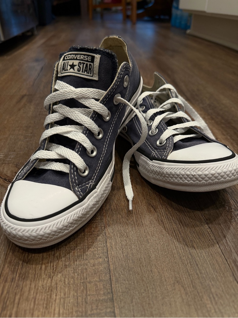 Converse all star low navy blue canvas sneaker- size US men 6/women 8(uk6/EUR39)